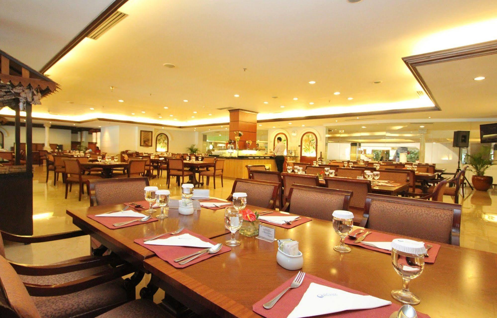 Hotel Bidakara Jakarta Extérieur photo