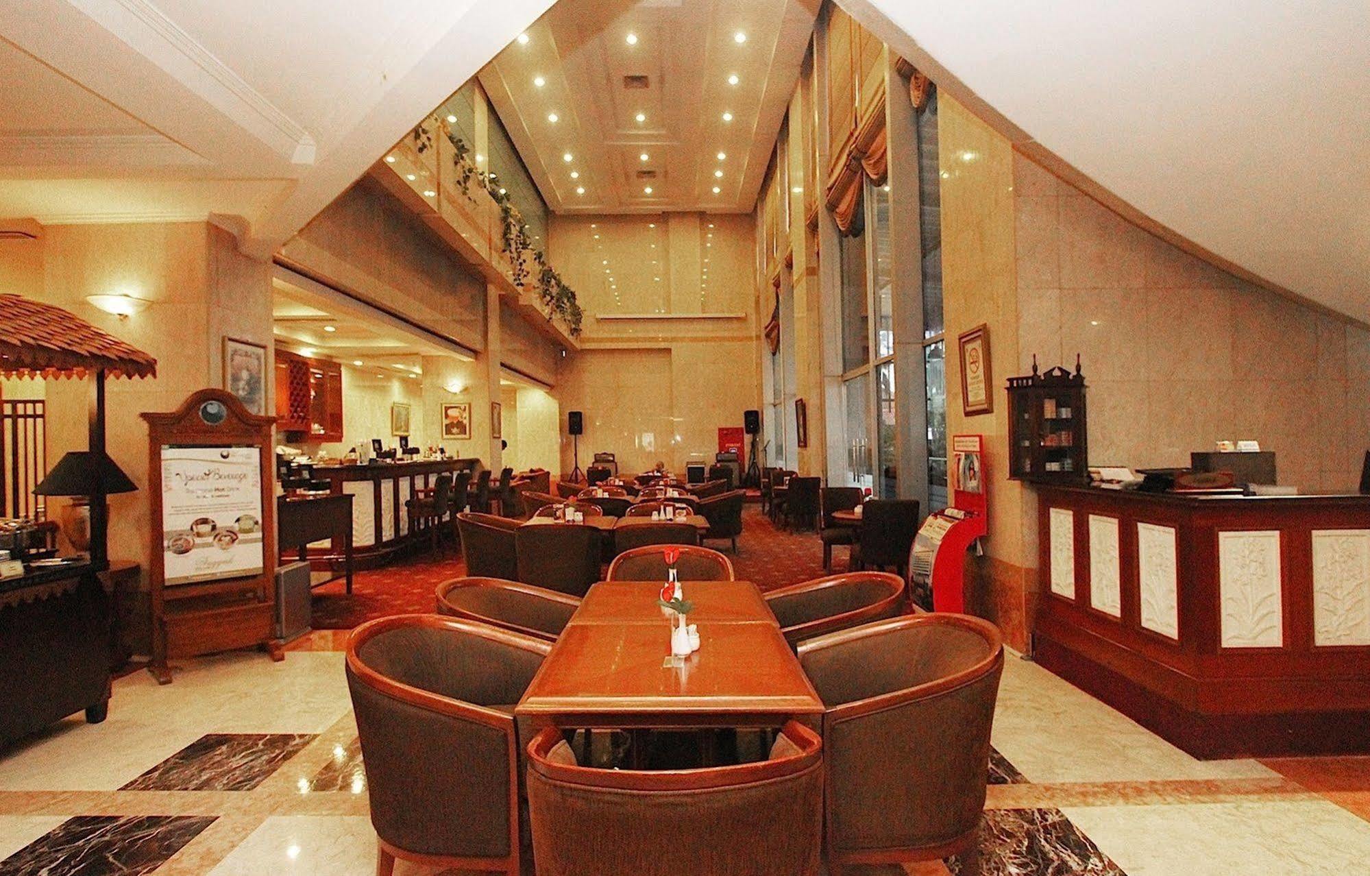 Hotel Bidakara Jakarta Extérieur photo